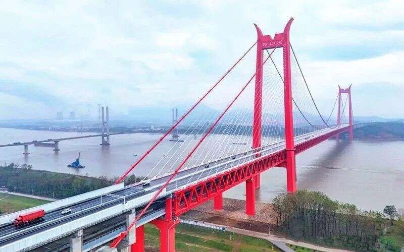 关于铜陵长江三桥对铜陵本地牌照小型客车实施免费通行的公告